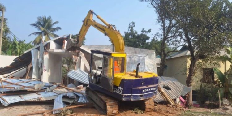 গাজীপুরে ৪ একর বনভূমি পুনরুদ্ধার, টাঙ্গাইলে ৭ অবৈধ ইটভাটা উচ্ছেদ