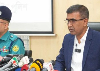 রাজধানীতে পুলিশের বিশেষ অভিযানে ৮১০ ছিনতাইকারী গ্রেপ্তার : ডিএমপি