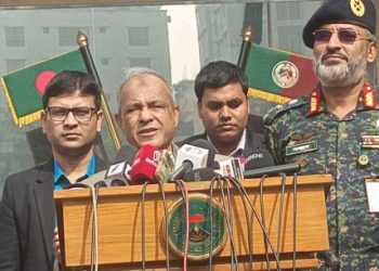 আওয়ামী লীগ সরকারের আমলে অপরাধে জড়িত পুলিশসহ সরকারি কর্মকর্তাদের ধরা হবে: স্বরাষ্ট্র উপদেষ্টা