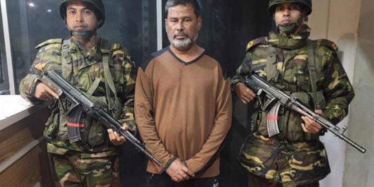 কুমিল্লা আ.লীগ নেতা সেনাবাহিনীর হাতে গ্রেফতার