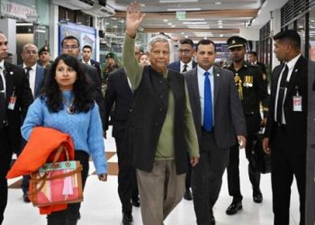 সুইজারল্যান্ডের উদ্দেশে ঢাকা ছেড়েছেন ড. ইউনূস