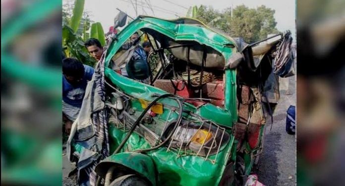নাটোরে সিএনজি-অটো রিক্সার সংঘর্ষ নিহত-১, আহত-৬