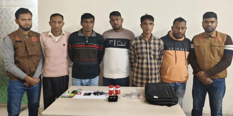 আশুলিয়ায় অজ্ঞানপার্টির ৫ সদস্য গ্রেফতার