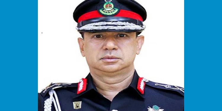 সাবেক র্যাবপ্রধান হারুনের বিরুদ্ধে গ্রেপ্তারি পরোয়ানা