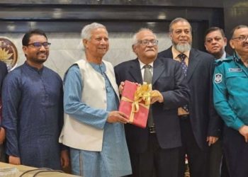 প্রধান উপদেষ্টার কাছে সংস্কার প্রস্তাব জমা দিল ৪ কমিশন