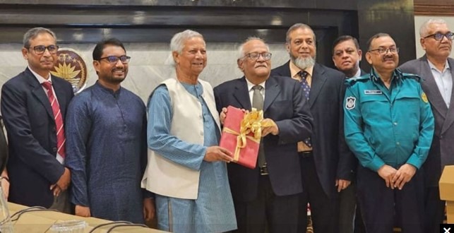 প্রধান উপদেষ্টার কাছে সংস্কার প্রস্তাব জমা দিল ৪ কমিশন