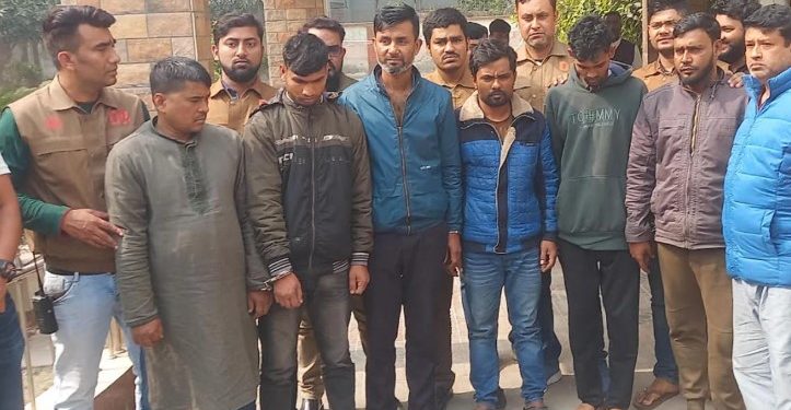 মুন্সিগঞ্জে ৭ ডাকাত গ্রেফতার, লুটকৃত মালামাল ও অস্ত্র উদ্ধার