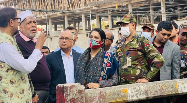 চট্টগ্রামে জলাবদ্ধতা নিরসনে তিন উপদেষ্টার খাল পরিদর্শন