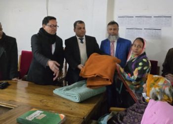 গাজীপুরে মিডল্যান্ড ব্যাংকের কম্বল বিতরণ