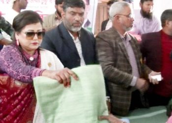 টাঙ্গাইলে সুবিধাবঞ্চিত মানুষের মাঝে শীতবস্ত্র বিতরণ