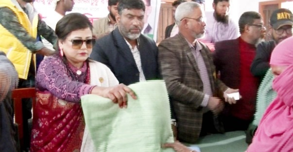 টাঙ্গাইলে সুবিধাবঞ্চিত মানুষের মাঝে শীতবস্ত্র বিতরণ