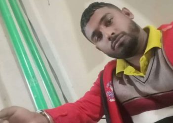 গাজীপুরের শ্রীপুরে হাতকড়া পরিয়ে টাকা নেওয়ার অভিযোগ এসআইয়ের বিরুদ্ধে