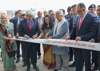 পর্দা উঠলো বাণিজ্যমেলার, উদ্বোধন করলেন প্রধান উপদেষ্টা