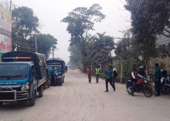 টঙ্গীতে ঝুট ব্যবসার নিয়ন্ত্রণকে কেন্দ্র করে  বিএনপি নেতাকর্মীদের মাঝে ধাওয়া-পাল্টাধাওয়া ককটেল বিস্ফোরণ