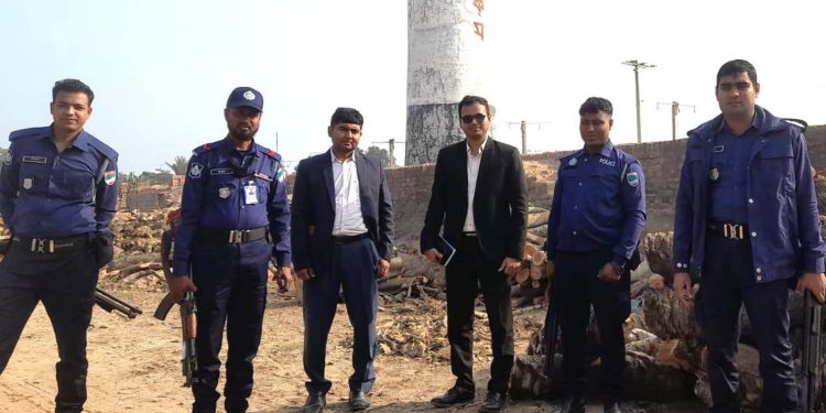 চুয়াডাঙ্গায় ভ্রাম্যমাণ আদালতে ৪টি ইটভাটা মালিককে ৭ লাখ টাকা জরিমানা