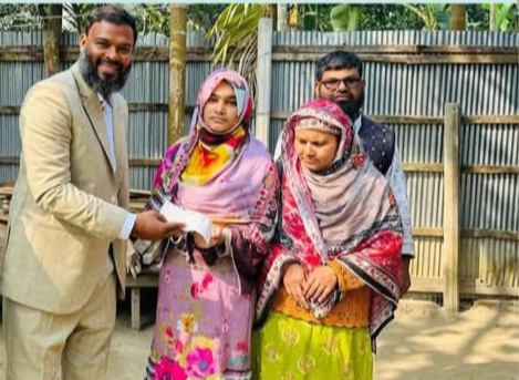 অদম্য মেধাবী সুমাইয়ার মেডিকেল কলেজে ভর্তির দায়িত্ব নিলেন বিএনপি নেতা