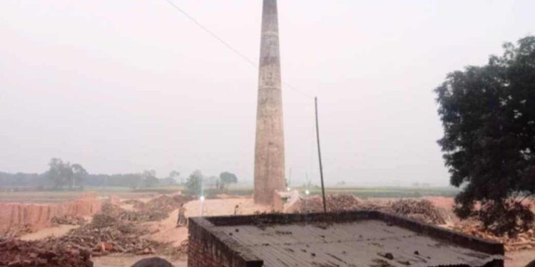 দামুড়হুদায় প্রায় সকল ইটের ভাটায় অবৈধ; নিরব দর্শকের ভূমিকায় কর্তৃপক্ষ ?