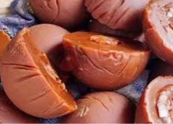 চিনি ও রাসায়নিকের ভেজালে খেজুর গুড়-স্বাস্থ্যঝুঁকিতে সাধারণ মানুষ