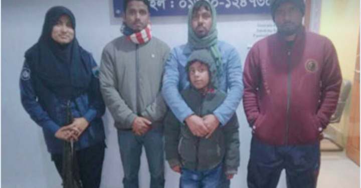 নাটোরের নলডাঙ্গা থানা পুলিশের সহযোগিতায় হারিয়ে যাওয়া রিয়াদ ফিরে পেল পরিবার