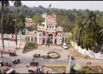 ভ্রমণপিপাসুদের আকর্ষণের শীর্ষে নাটোরের উত্তরা গণভবন