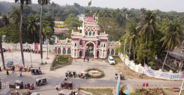 ভ্রমণপিপাসুদের আকর্ষণের শীর্ষে নাটোরের উত্তরা গণভবন