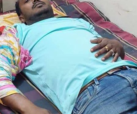 নাটোর জেলা পরিষদের সাবেক প্যানেল চেয়ারম্যান সোহাগকে পিটিয়ে জখম