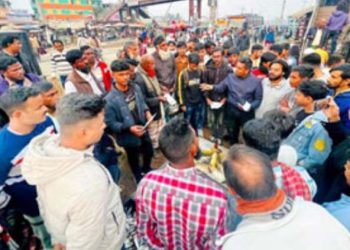 নাটোরের সিংড়ায় জুলাই বিপ্লবের ঘোষণাপত্রের পক্ষে জনমত তৈরিতে লিফলেট বিতরণ