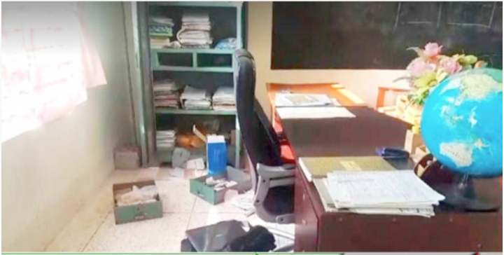 নাটোরে বিদ্যালয়ের অফিস কক্ষের তালা ভেঙ্গে নিয়োগ সংক্রান্ত নথিপত্র চুরি