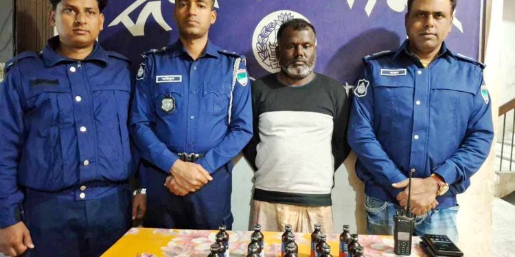 দর্শনায় ২০ বোতল ভারতীয় ফেনসিডিলসহ গ্রেফতার ১