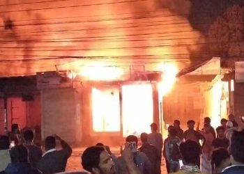 গাজীপুরে ফার্নিচার ও কাপড়ের দোকানে আগুন