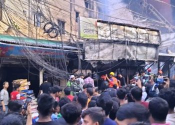 গাজীপুরের চান্দনা চৌরাস্তায় একটি মার্কেটে অগ্নিকাণ্ড