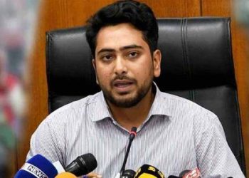 অন্তর্বর্তীকালীন সরকারের উপদেষ্টা পরিষদ থেকে নাহিদের পদত্যাগ