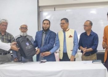 গাজীপুর কৃষি বিশ্ববিদ্যালয়ের শিক্ষার্থীদের মাঝে কিট-বক্স বিতরণ