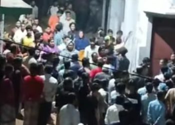 টঙ্গীতে সাবেক প্রতিমন্ত্রী জাহিদ ও তাঁর চাচার বাড়িতে ভাঙচুর, মালামাল লুট