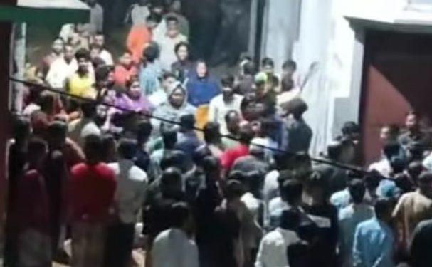 টঙ্গীতে সাবেক প্রতিমন্ত্রী জাহিদ ও তাঁর চাচার বাড়িতে ভাঙচুর, মালামাল লুট