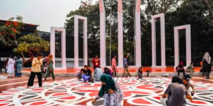 ভাষা শহীদদের শ্রদ্ধা জানাতে প্রস্তুত হচ্ছে কেন্দ্রীয় শহীদ মিনার