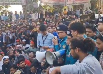 গাজীপুরে ওসি বরখাস্ত, ক্ষমা চাইলেন পুলিশ কমিশনার