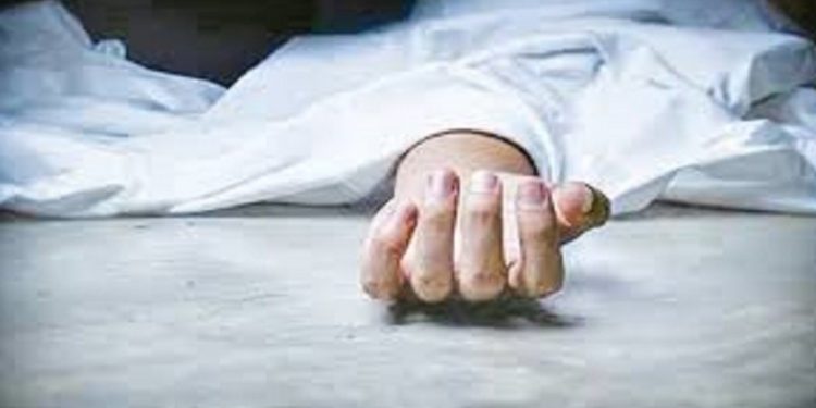 নাটোরের গুরুদাসপুরে ছেলের লাশ দেখে পিতার মৃত্যু -এলাকায় শোকের মাতম