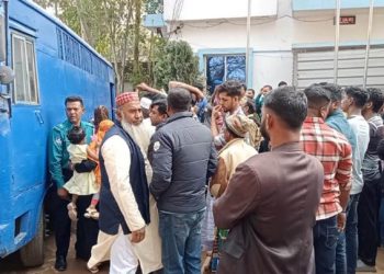 কাশিমপুরে অপারেশন ডেভিল হান্টে আওয়ামী লীগের ১১ নেতাকর্মী গ্রেপ্তার