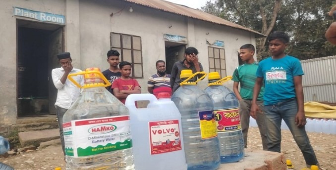 শ্রীপুরে নকল ব্যাটারির পানি উৎপাদন, প্রতারণার ফাঁদে গ্রাহকরা