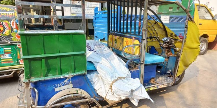 চাঁদপুরে বাসা থেকে স্বামী-স্ত্রীর মরদেহ উদ্ধার