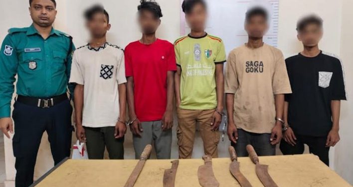 পল্লবীতে ডাকাতির প্রস্তুতির সময় দেশীয় অস্ত্রসহ গ্রেপ্তার ৫