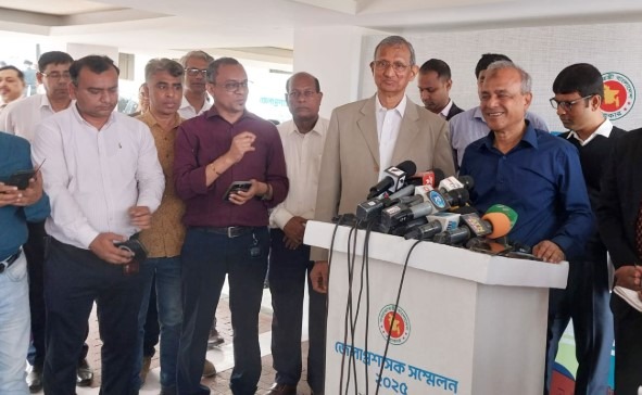 আইনশৃঙ্খলা পরিস্থিতির উন্নতির জন্যই তো আমরা অপারেশন ডেভিল হান্ট চালাচ্ছি: স্বরাষ্ট্র উপদেষ্টা