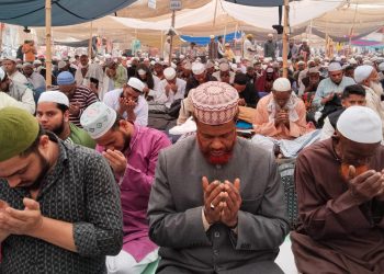 আখেরি মোনাজাতে শেষ হলো বিশ্ব ইজতেমার প্রথম পর্ব