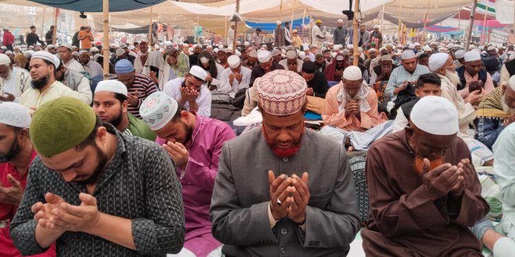 আখেরি মোনাজাতে শেষ হলো বিশ্ব ইজতেমার প্রথম পর্ব