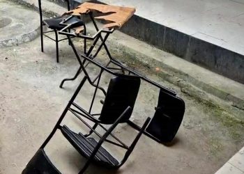 আ’লীগকে সংগঠিত করার অভিযোগে নাটোরে ইউপি চেয়ারম্যানের কার্যালয় ভাংচুর