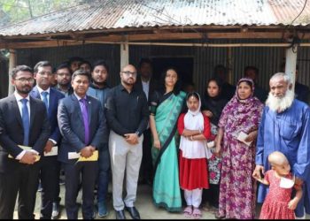 গণঅভ্যূত্থানে শহীদ তিন পরিবারের মাঝে জেলা পরিষদের আর্থিক সহায়তা প্রদান