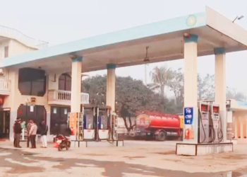 সড়ক ও জনপথ বিভাগের উচ্ছেদ অভিযানের প্রতিবাদে উত্তরবঙ্গের সব পেট্রোল পাম্প বন্ধ ঘোষণা