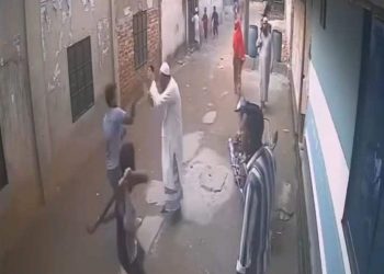 গাজীপুরে টাঙ্গাইল রোড বগুড়া বাইপাস জোতদার বাড়ির তৃতীয় তলা, ভুয়া সিকিউরিটি কোম্পানি দেখার মতো কেউ নেই