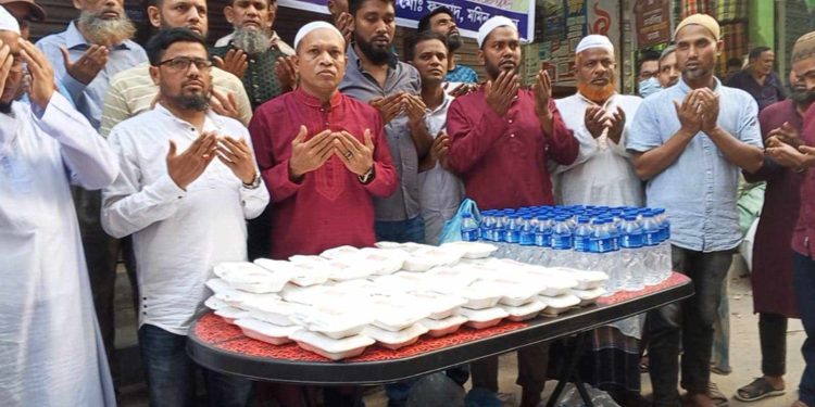 খালেদা জিয়ার সুস্থতা কামনায় জাতীয়তাবাদী মটর চালক দলের উদ্যোগে দোয়া ও ইফতার মাহফিল